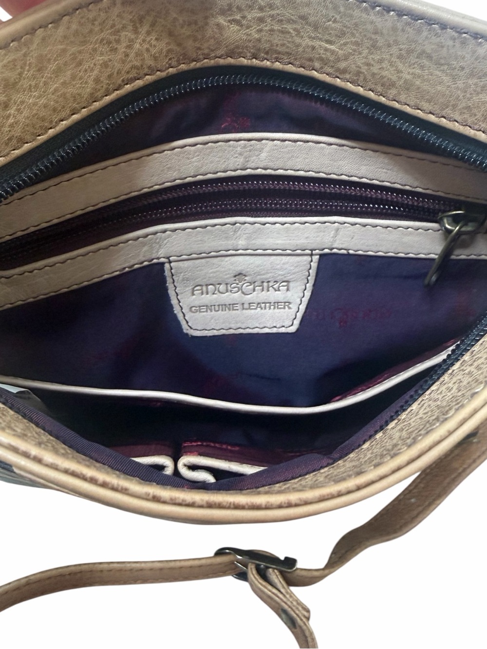 ANUSCHKA HAND PAINTED CROSSBODY LEATHER PURSE. - Picture 11 of 14